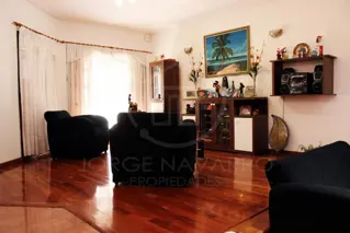 Chalet 4 ambientes de categoría - Martín Coronado foto 3