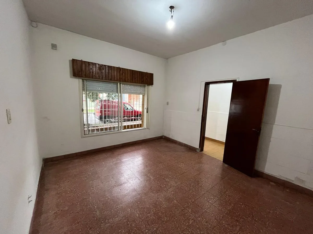 Venta casa 6 ambientes 3 de febrebro foto 4