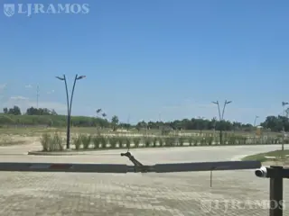 Lote de 990 m2 al RÍO en venta en Bahía Villanueva foto 2