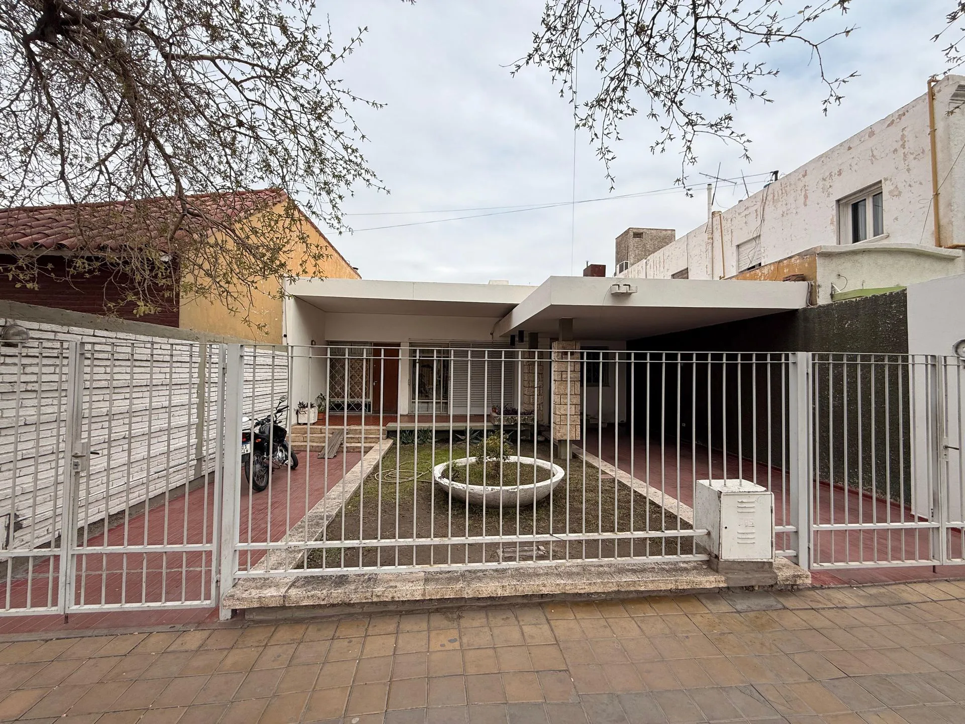 CASA SOBRE AV. LIBERTADOR. CENTRO, CAPITAL foto 2