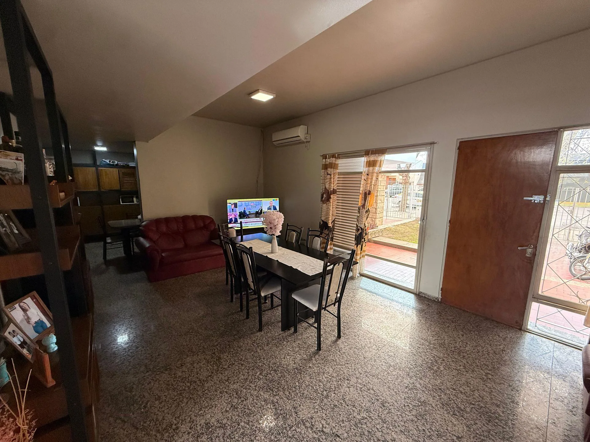 CASA SOBRE AV. LIBERTADOR. CENTRO, CAPITAL foto 4