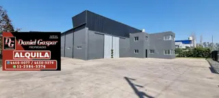 ALQUILER - IMPONENTE GALPÓN / NAVE INDUSTRIAL DE 2.400 M2 TOTALES foto 1