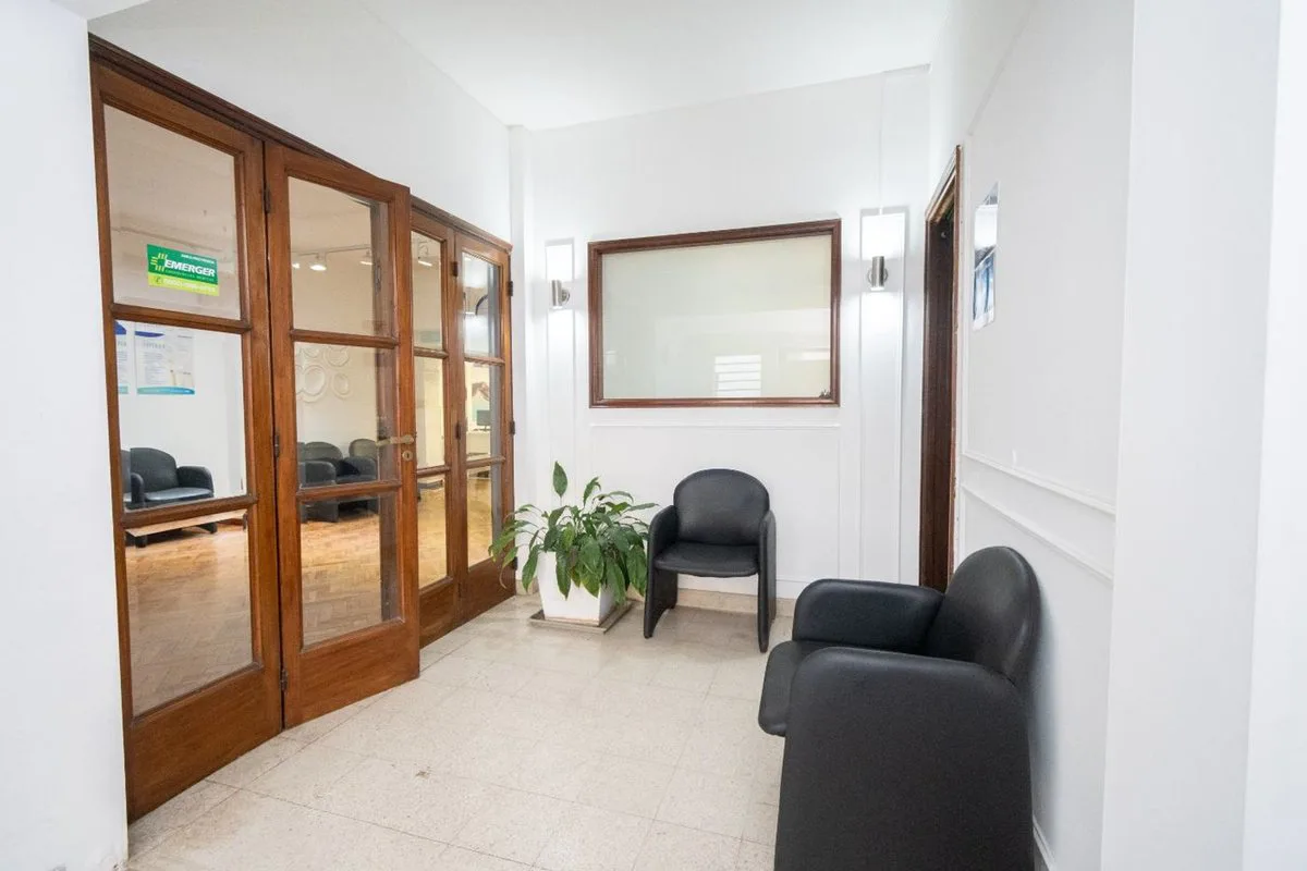 VENTA OFICINA Av. 25 DE MAYO B° RECOLETA foto 4