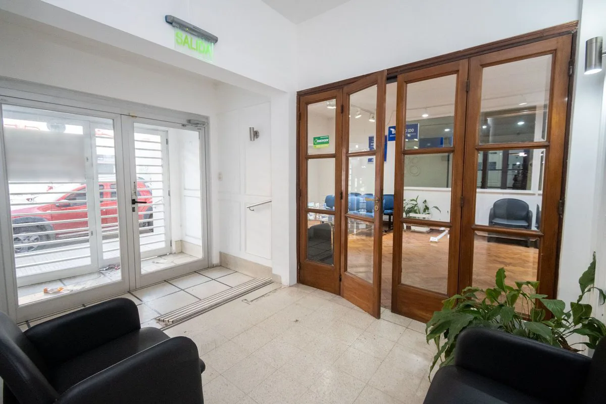 VENTA OFICINA Av. 25 DE MAYO B° RECOLETA foto 5