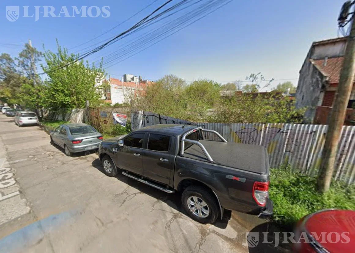 Excelente cuadruple frente en venta foto 4