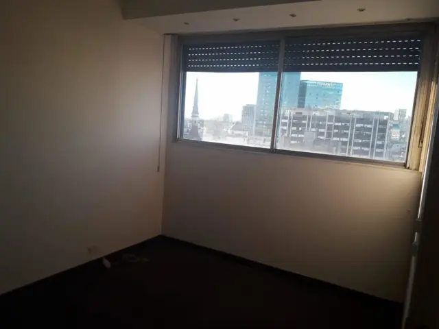 Venta de departamento de tres ambientes con cochera