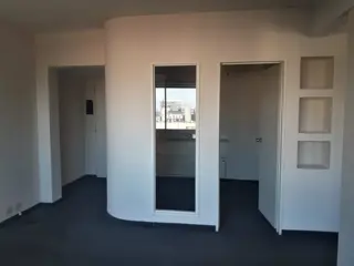 Venta de departamento de tres ambientes con cochera foto 4