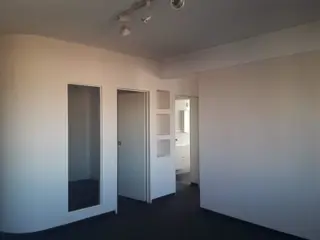 Venta de departamento de tres ambientes con cochera foto 5
