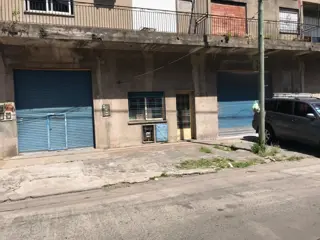 ALQUILER - LA TABLADA - GALPON 130 M2 CON OFICINA foto 1