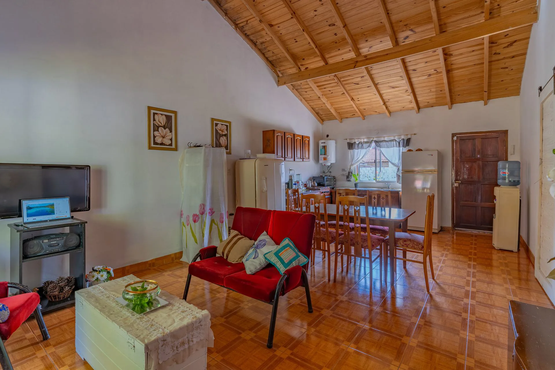 VENTA CASA 3 AMBIENTES LAS DALIAS APTA CREDITO foto 2