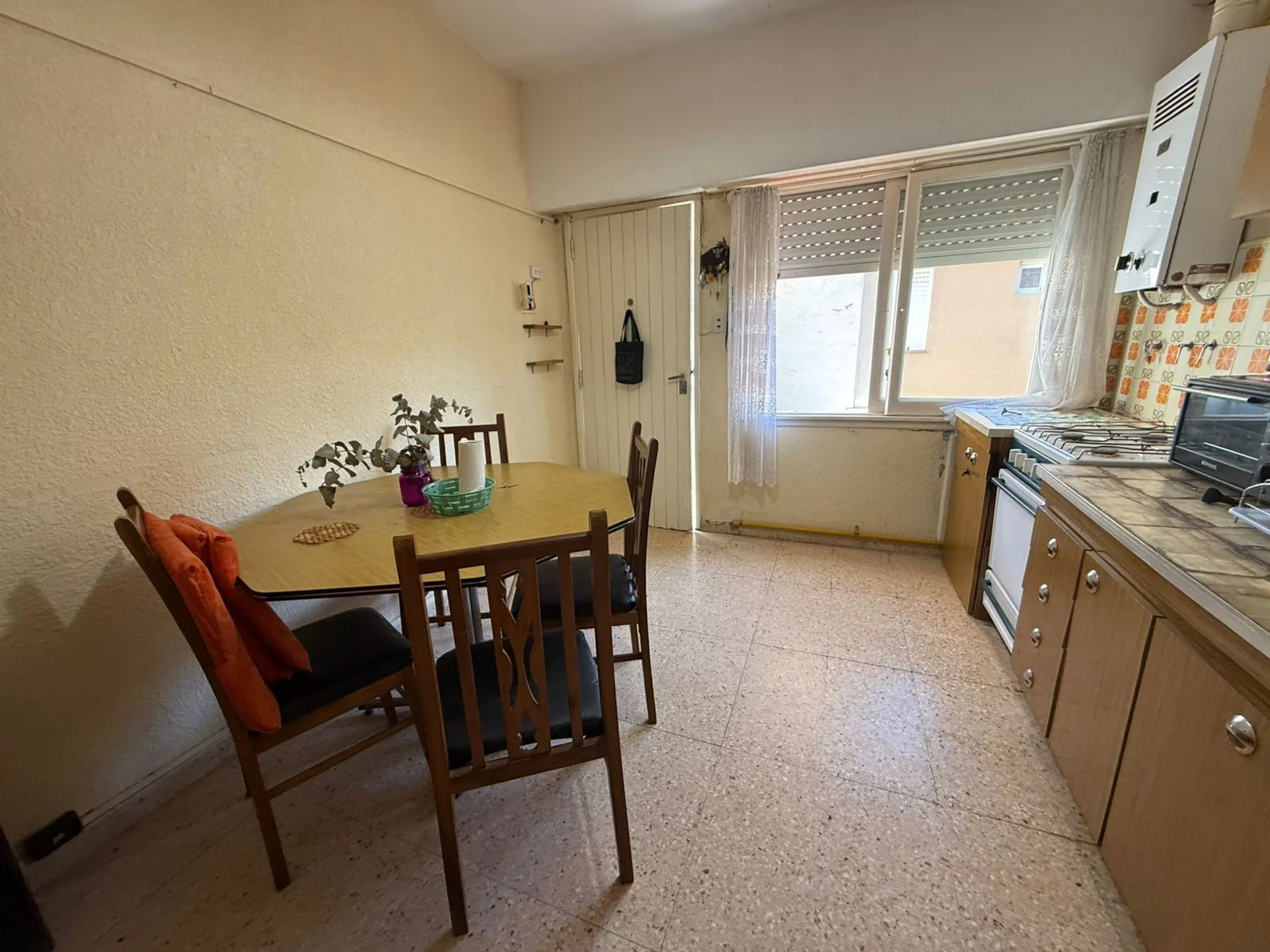 DEPARTAMENTO EN VENTA 3 AMBIENTES CON COCHERA foto 3