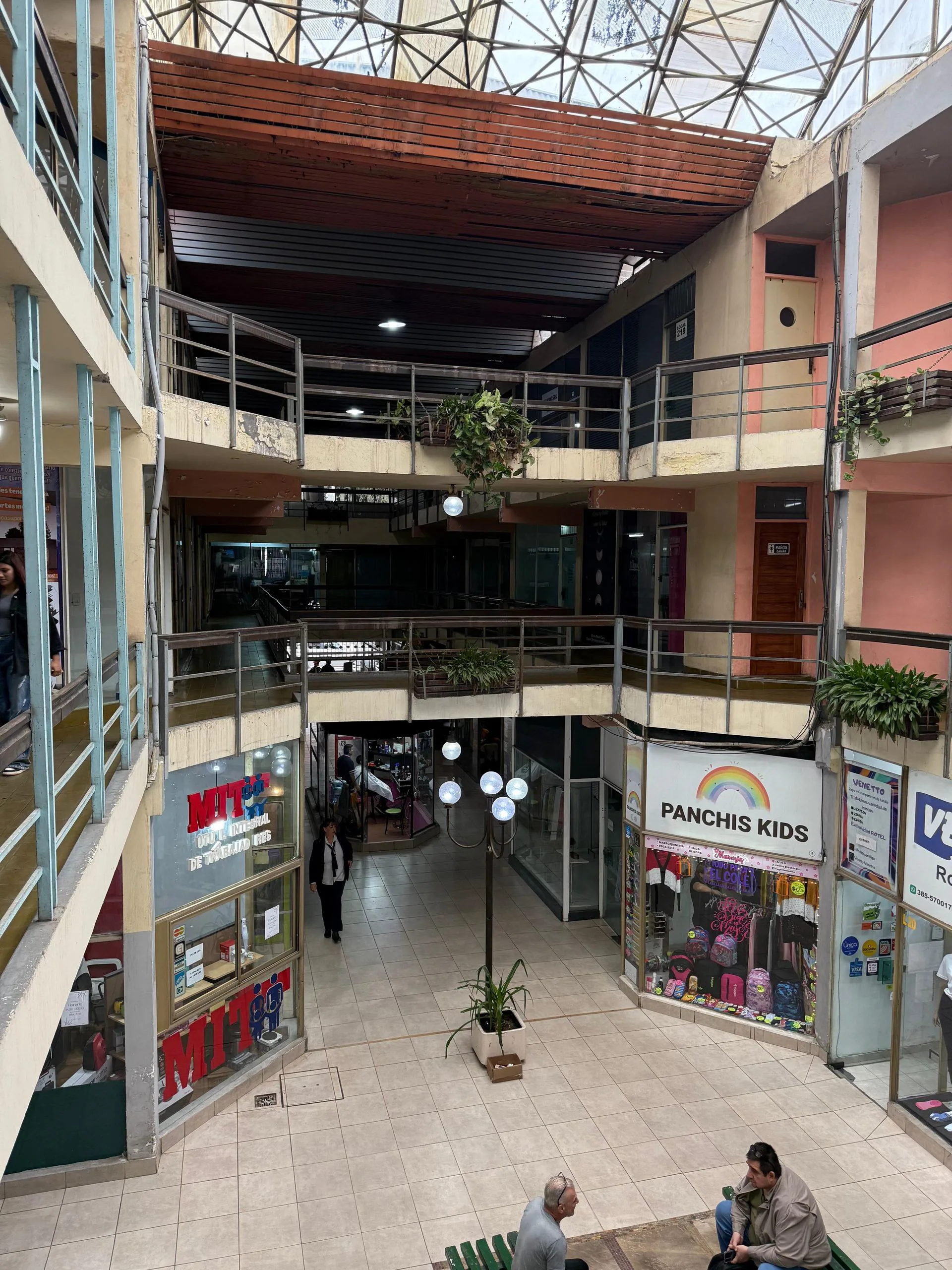 VENTA LOCAL COMERCIAL EN GALERIA CENNTRAL