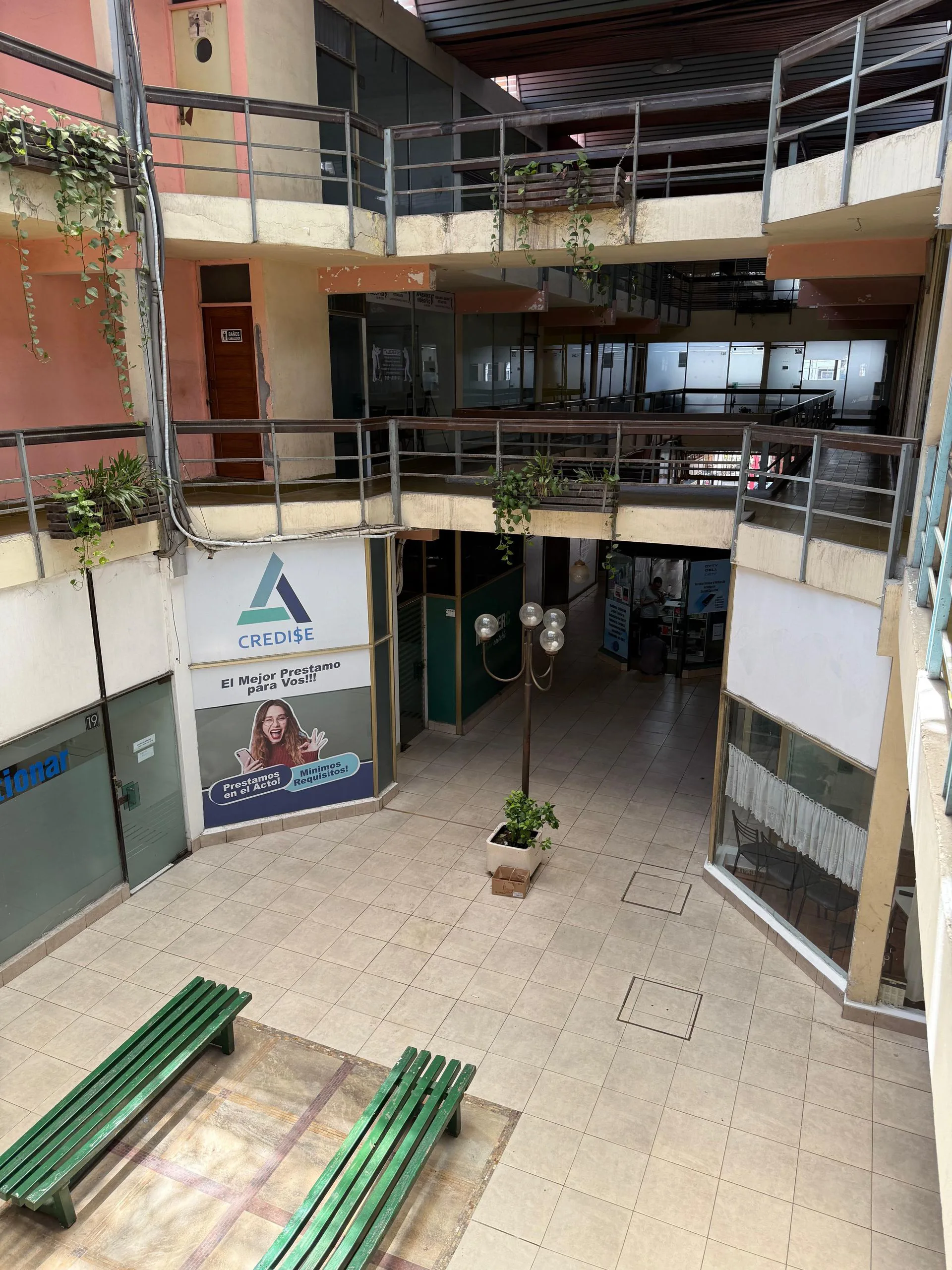VENTA LOCAL COMERCIAL EN GALERIA CENNTRAL foto 3