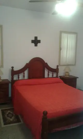 CASA PARA 8 PERSONAS CON PARQUE-QUINCHO-PILETA-GARAJE. A UNA CUADRA DEL RIO!! foto 5