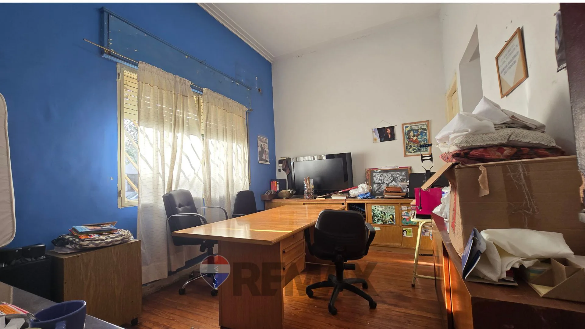 VENTA CASA CON LOCAL EN ESQUINA-A RECICLAR-FLORES foto 4