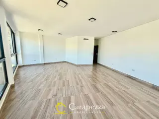Oficina Comercial / Local En 1° Piso en Alquiler en Villa Bosch foto 4