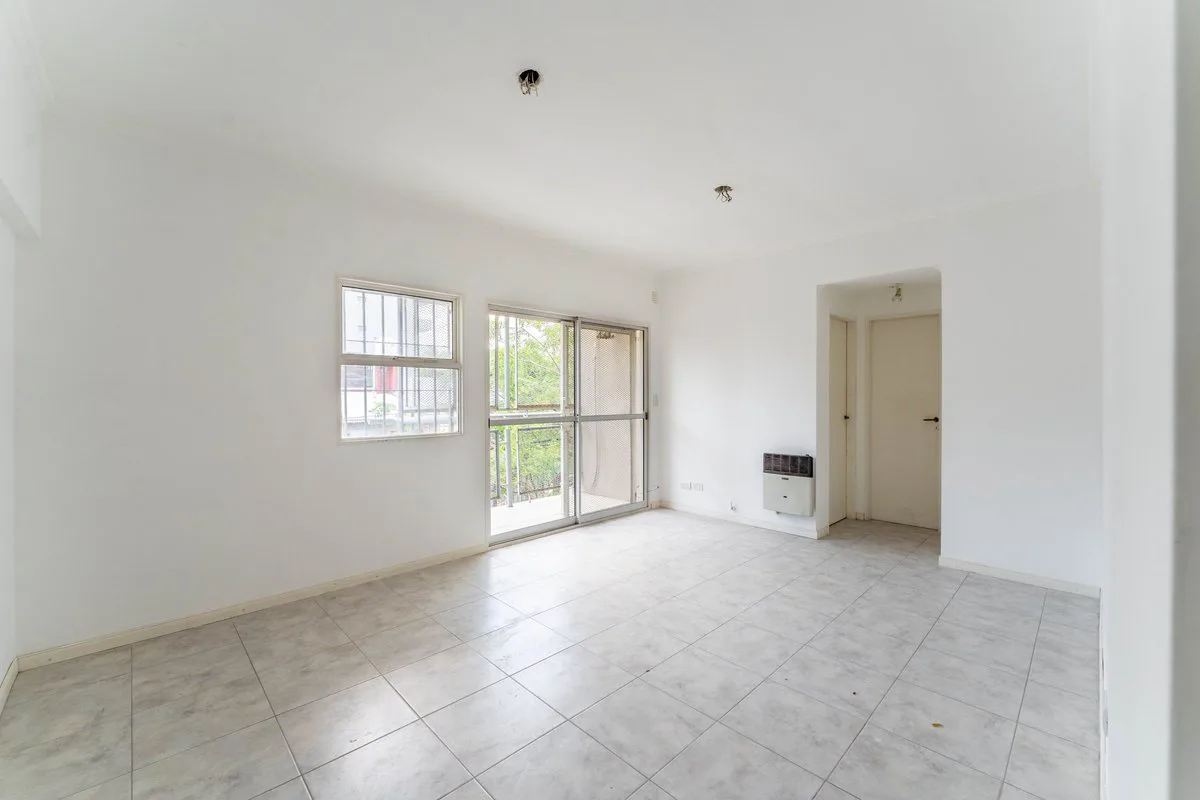 Venta Depto. de 3 amb. con balcón en V. Ortuzar foto 3