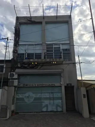OPORTUNIDAD DE INVERSIÓN DEPARTAMENTOS Y LOCAL EN LUJAN CENTRO foto 1