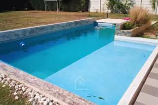 Propiedad única con piscina en alquiler foto 4