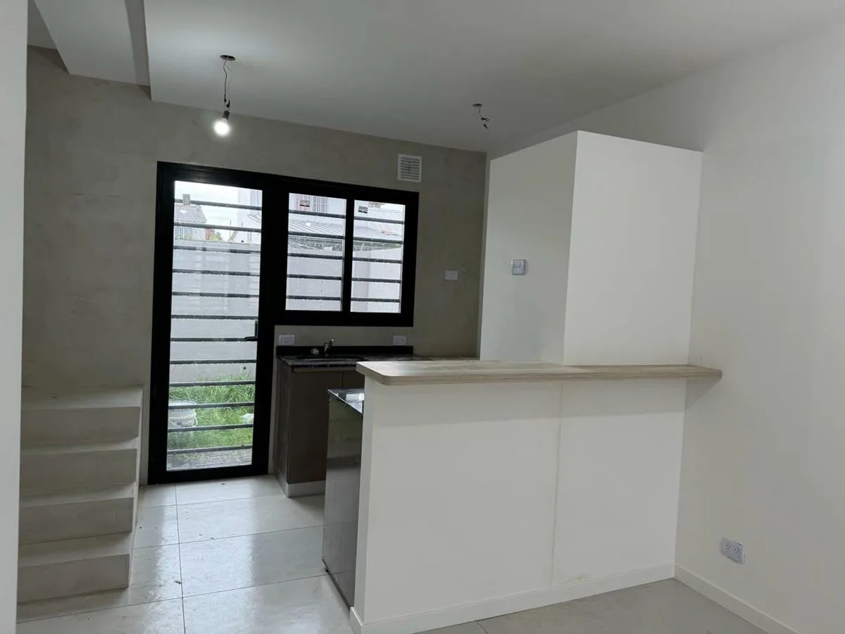 DUPLEX A ESTRENAR PALOMAR -  3 AMB. COCHERA, PATIO foto 5