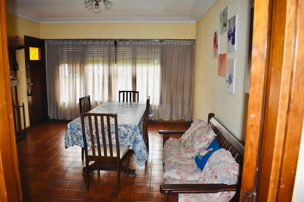 VENTA CASA 4 AMBIENTES APTA CREDITO foto 3