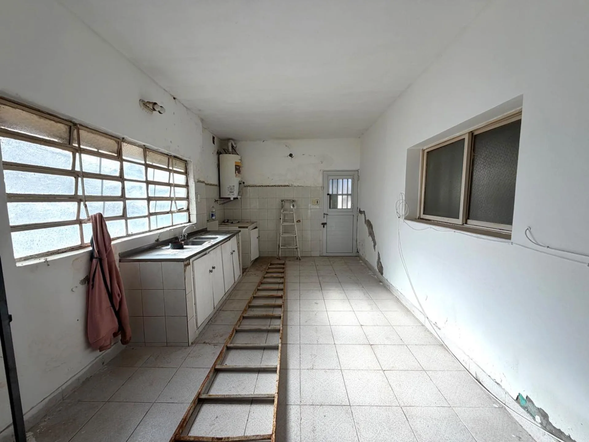 OPORTUNIDAD - CASA EN VENTA CON MUCHO POTENCIAL foto 4