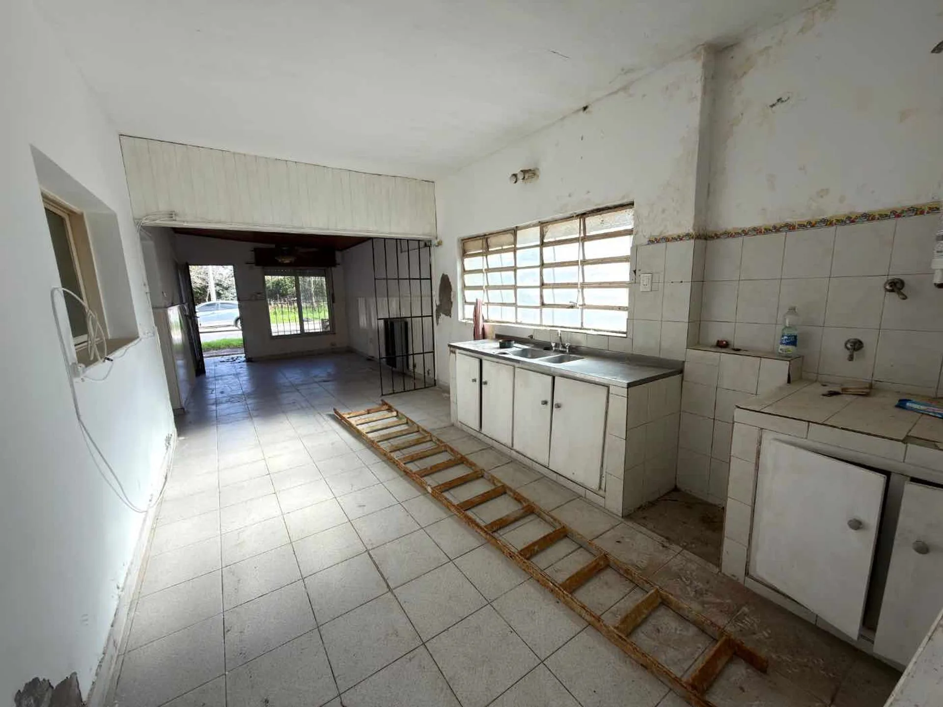 OPORTUNIDAD - CASA EN VENTA CON MUCHO POTENCIAL foto 5