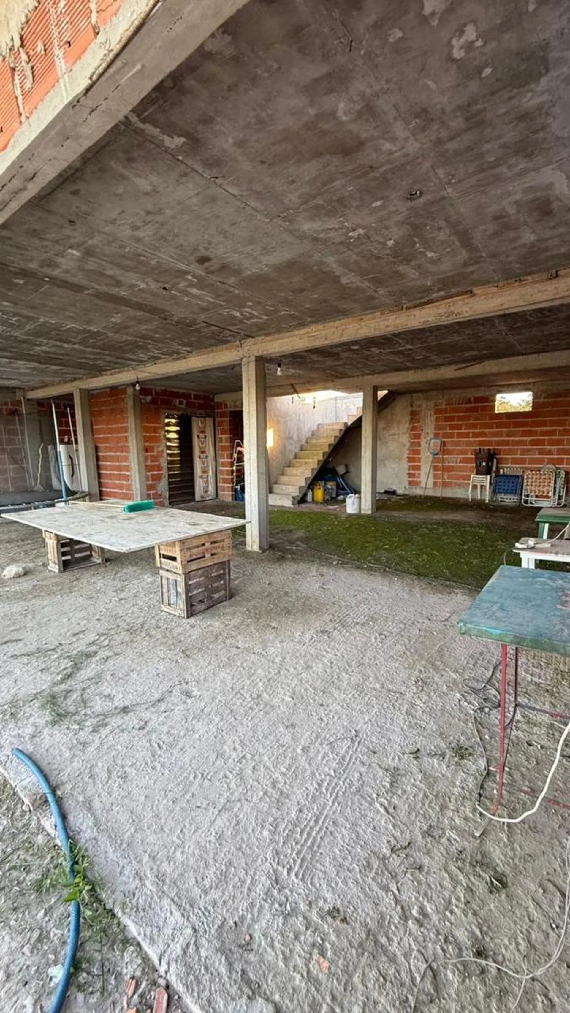 CASA EN VENTA A TERMINAR - LONGCHAMPS foto 3