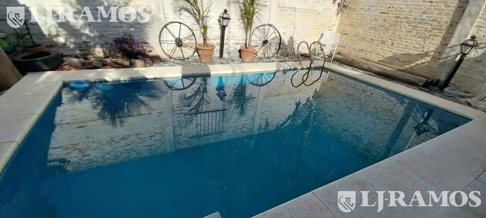 CASA EN VENTA EN PILAR CENTRO - A REFACCIONAR C/ PILETA foto 3