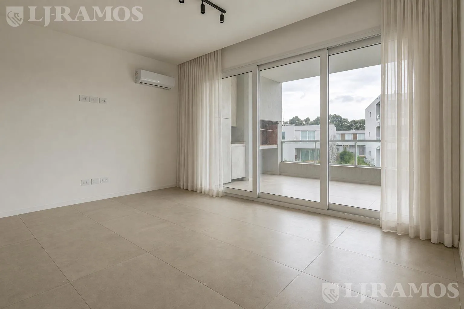 VENTA /ALQUILER  Departamento a estrenar  Pilara La Calesa Ruta Panamericana ramal Pilar km 56.5 foto 2