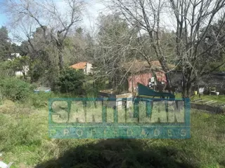 LOTE CON GALPON. VILLA LUZURIAGA. foto 1