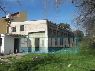 LOTE CON GALPON. VILLA LUZURIAGA. foto 2