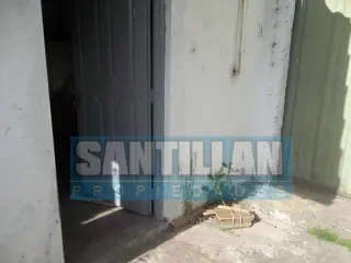 LOTE CON GALPON. VILLA LUZURIAGA. foto 3