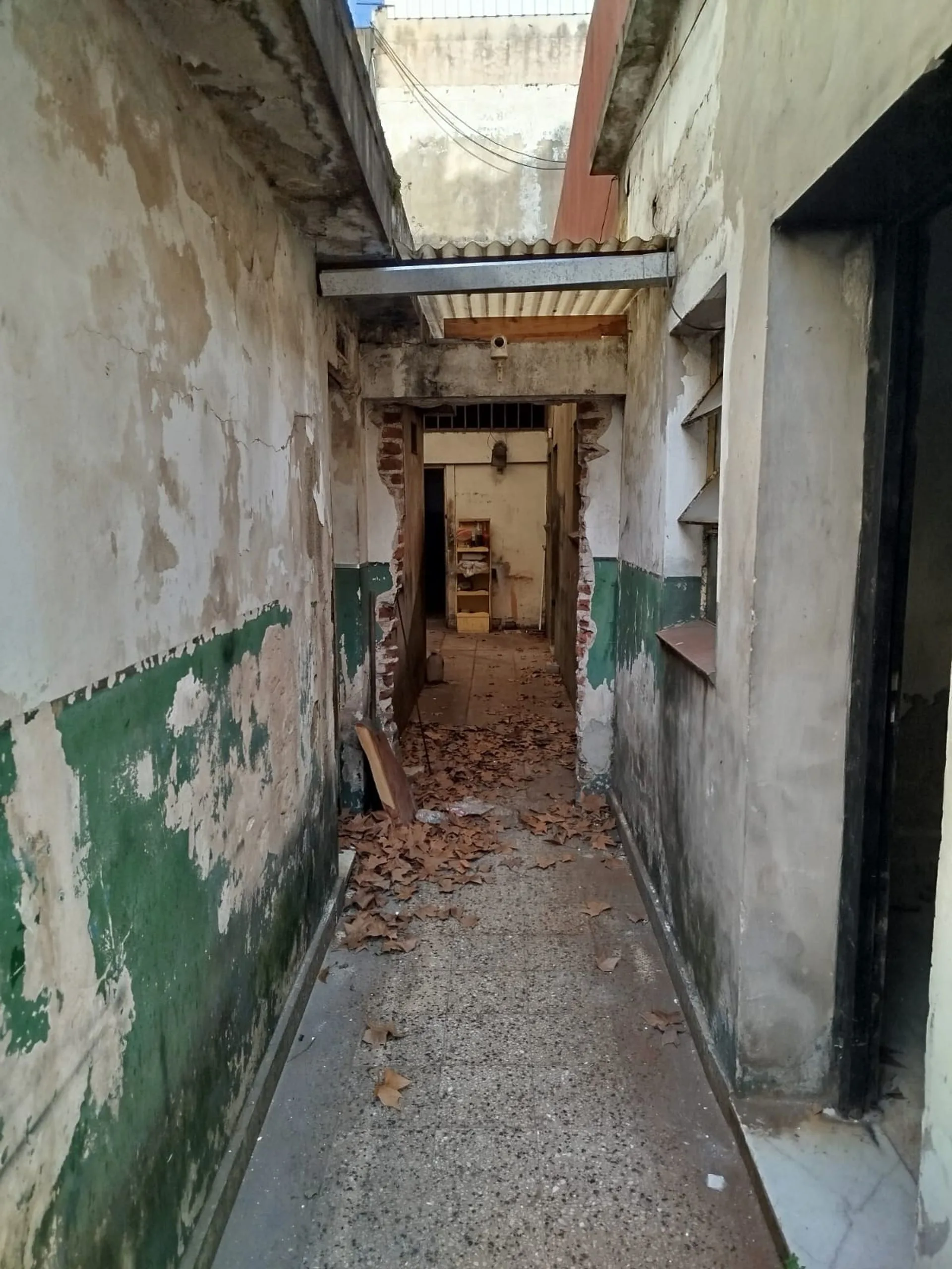 SE ALQUILA GRAN LOCAL COMERCIAL EN ALMAGRO foto 5