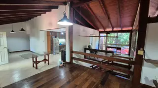 EXCLUSIVA CASA EN VENTA SOBRE CALLE BRASIL A PASOS DE LA COSTANERA DE LA CIUDAD.- foto 4