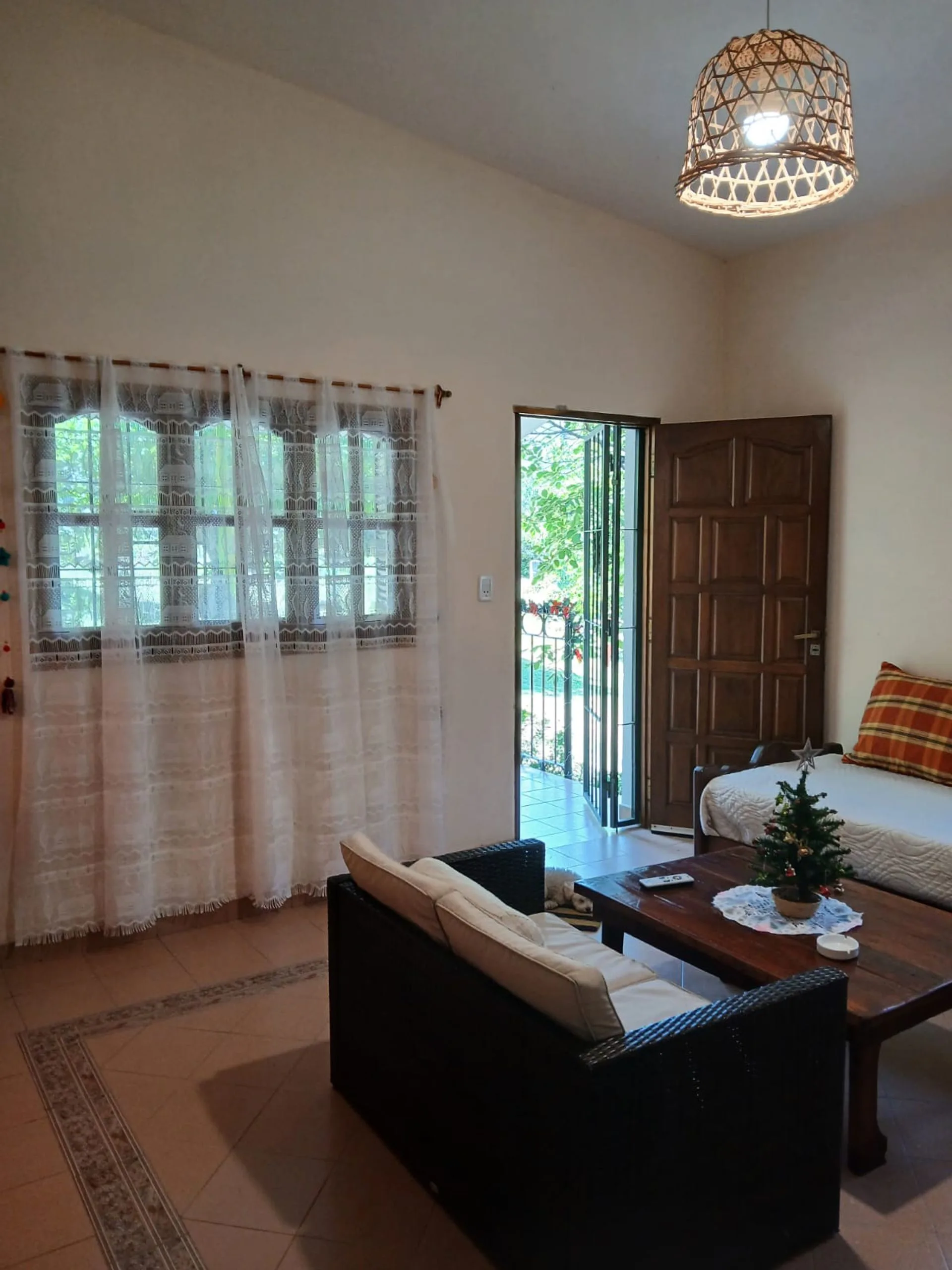 SE VENDE CASA CON TERRENO DE 60.000m2 FACILIDADES foto 2