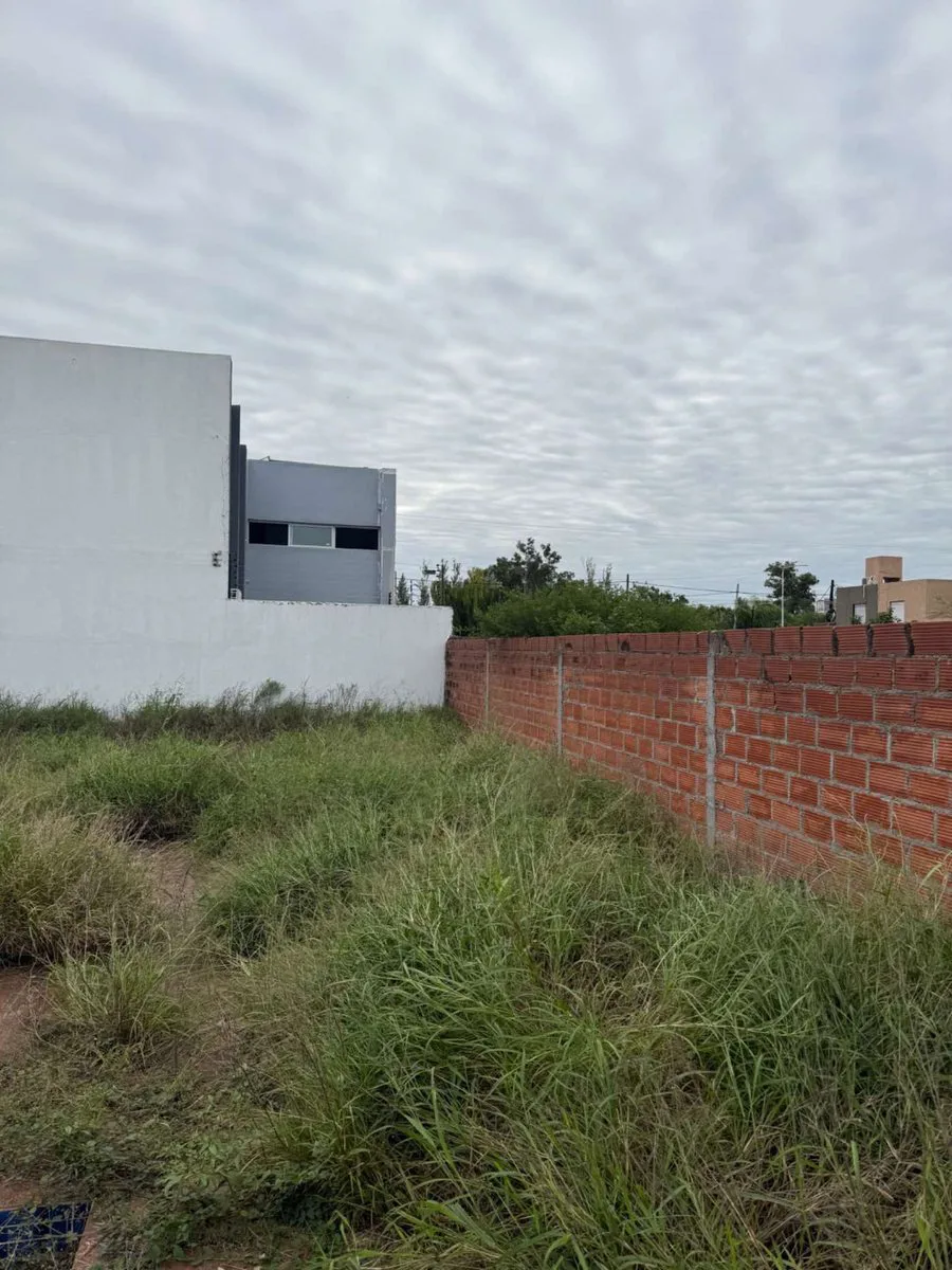 VENTA DE LOTE EN BARRIO SANTA CLARA foto 4