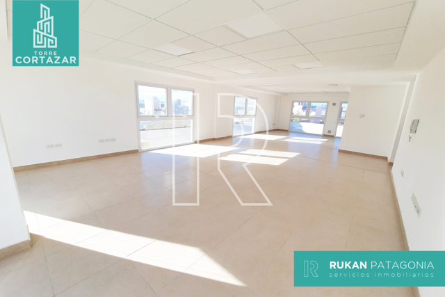 #Alquiler_RUKAN Oficina | TORRE CORTAZAR | Oficina 1 | 84 m2 | CalleHUMBERTO BEGHIN | Caleta Olivia.-