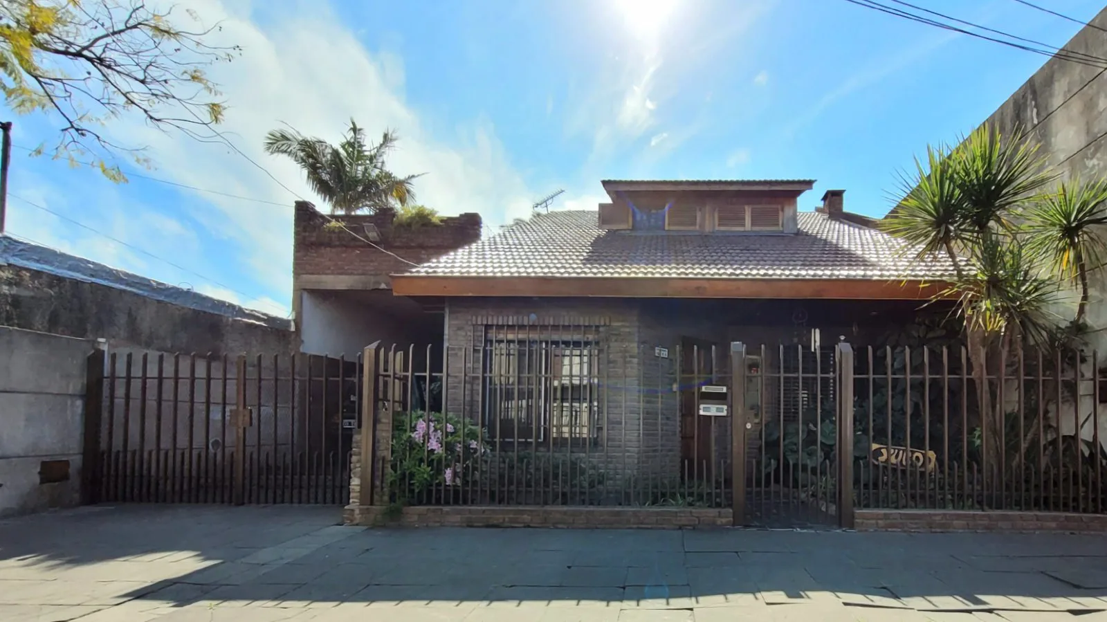 Venta casa 5 ambientes en Billinghurst