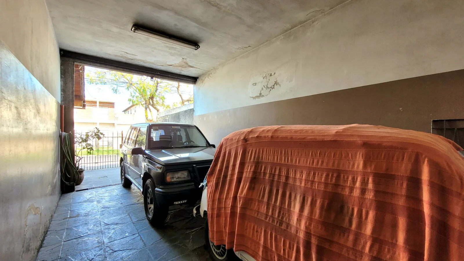 Venta casa 5 ambientes en Billinghurst foto 2