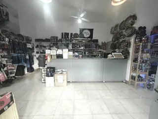 V. Devoto: Local/Tienda de Accesorios para vehículos - Venta Fondo de Comercio foto 2
