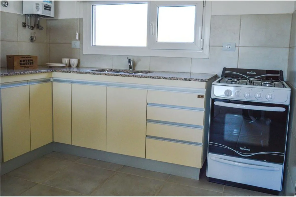 VENTA CASAS 2 DORM. LA FALDA, CIPOLLETTI foto 5