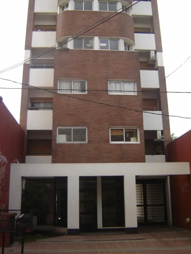 25 DE MAYO AL 200 SEMIPISO CON COCHERA EXCELENTE UBICACION APTO CREDITO