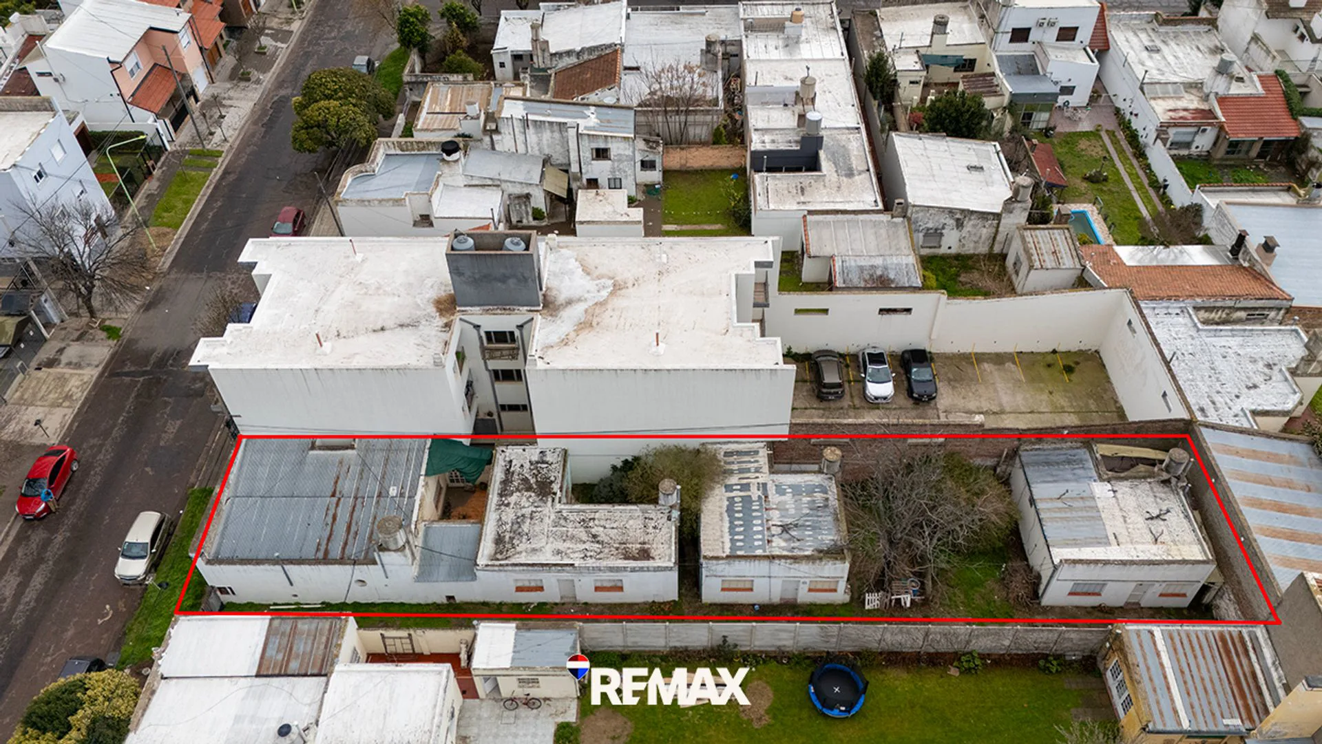VENTA EN BLOQUE | CASA + 3 DEPTOS A REFACCIONAR foto 3
