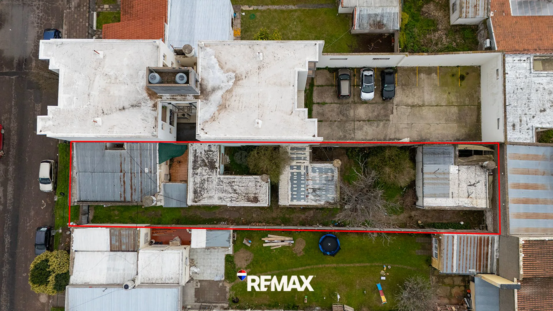 VENTA EN BLOQUE | CASA + 3 DEPTOS A REFACCIONAR foto 4
