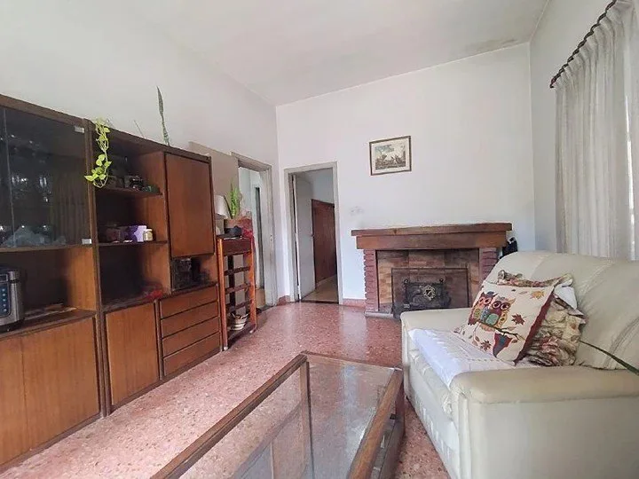 Venta de casa Americana 3 amb. + Dto 2 amb. Castelar Sur.- Moron foto 4