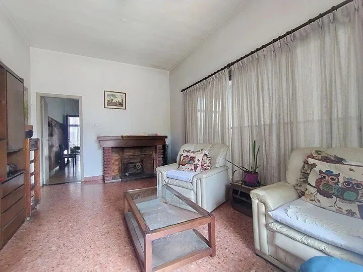 Venta de casa Americana 3 amb. + Dto 2 amb. Castelar Sur.- Moron foto 5