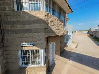 Venta Galpón con oficinas Facundo Zuviría 8300 foto 2