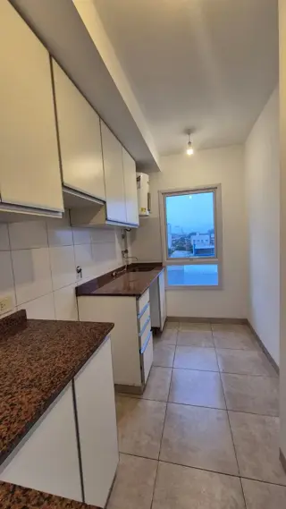 PRECIOSO DEPARTAMENTO DE 1 DORMITORIO EN EL CENTRO DE POSADAS CON COCHERA foto 3