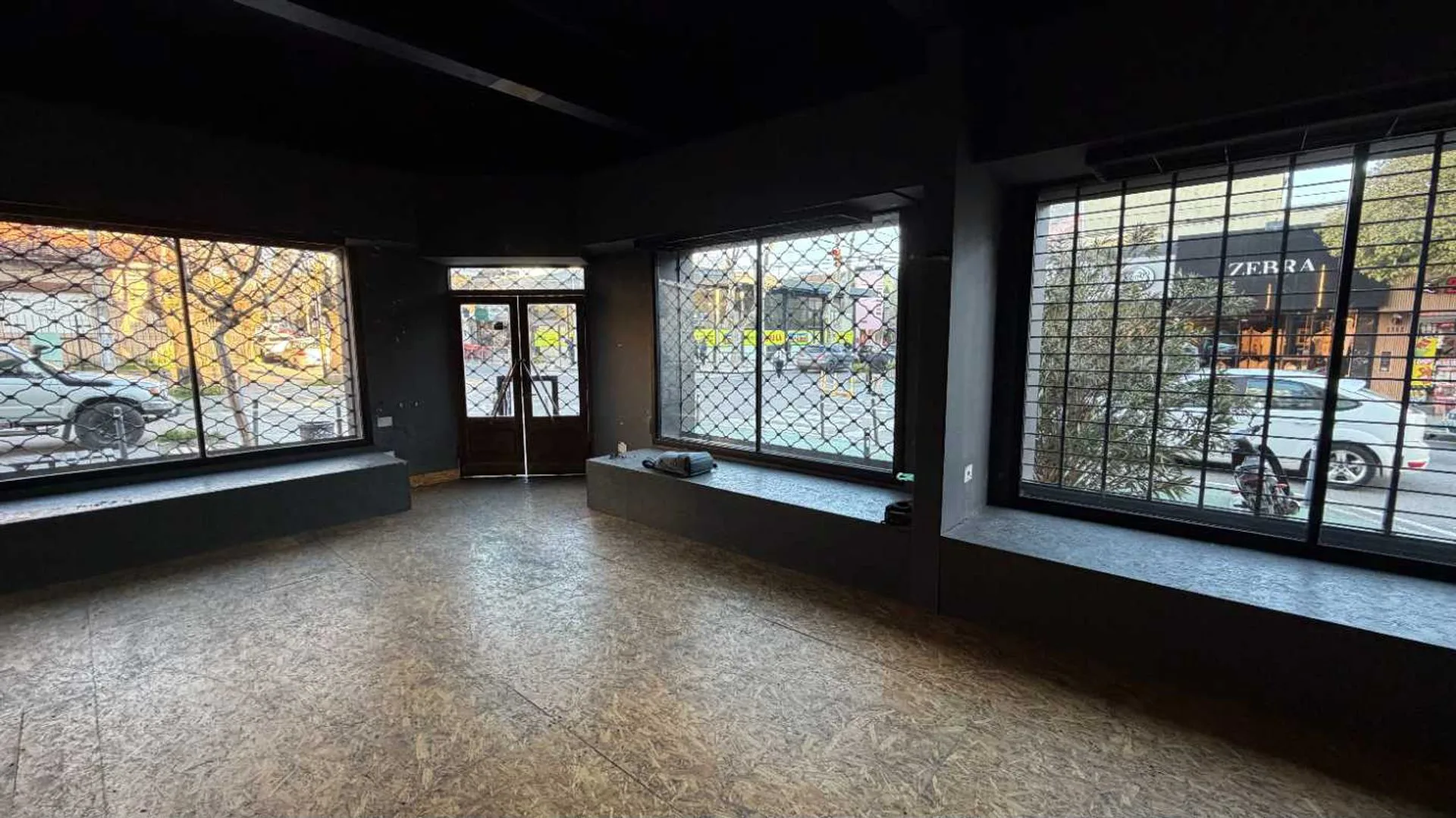 ALQUILER Local Comercial 150 metros Guemes foto 3
